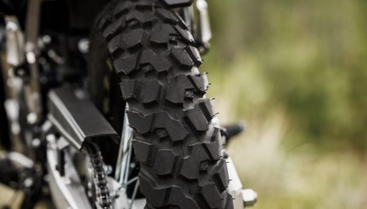 Suzuki: presentata a EICMA 2024 la nuova DR-Z4S - Foto 13 di 17