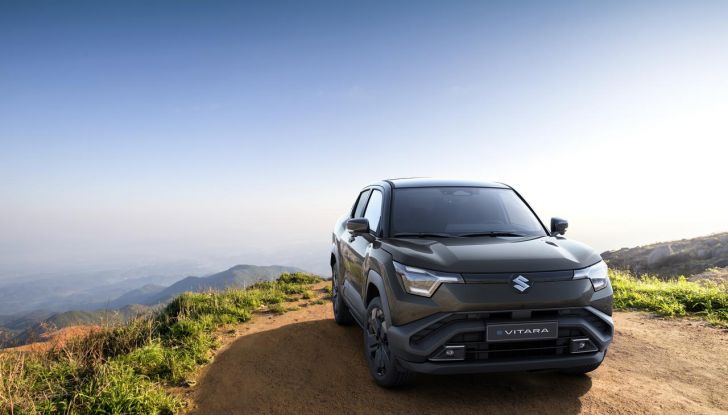 Suzuki e Vitara: caratteristiche, design, abitacolo, motore e disponibilità - Foto 24 di 27
