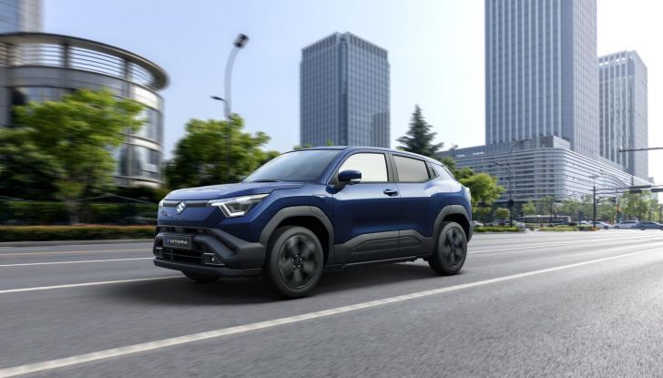 Suzuki e Vitara: caratteristiche, design, abitacolo, motore e disponibilità - Foto 25 di 27