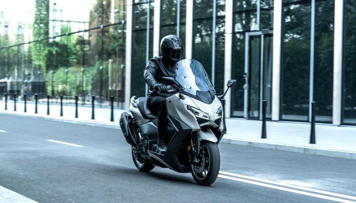 Yamaha NMAX 125 2025: caratteristiche, design, versioni, motore, prezzi e disponibilità - Foto 32 di 34