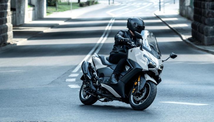 Yamaha NMAX 125 2025: caratteristiche, design, versioni, motore, prezzi e disponibilità - Foto 27 di 34