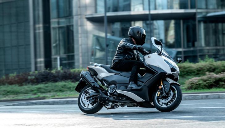 Yamaha NMAX 125 2025: caratteristiche, design, versioni, motore, prezzi e disponibilità - Foto 23 di 34