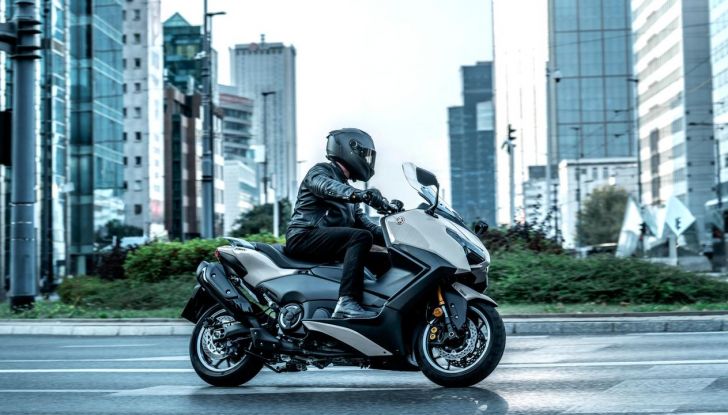 Yamaha NMAX 125 2025: caratteristiche, design, versioni, motore, prezzi e disponibilità - Foto 21 di 34