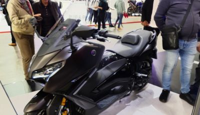 Yamaha TMAX E Tech Max MY 2025: innovazione e comfort su due ruote