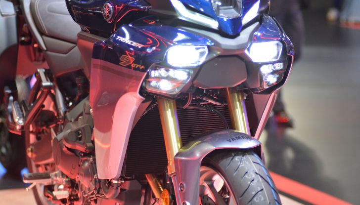 Yamaha TMAX E Tech Max MY 2025: innovazione e comfort su due ruote - Foto 1 di 93