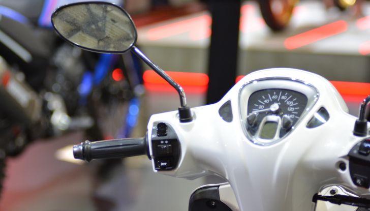 Yamaha TMAX E Tech Max MY 2025: innovazione e comfort su due ruote - Foto 29 di 93