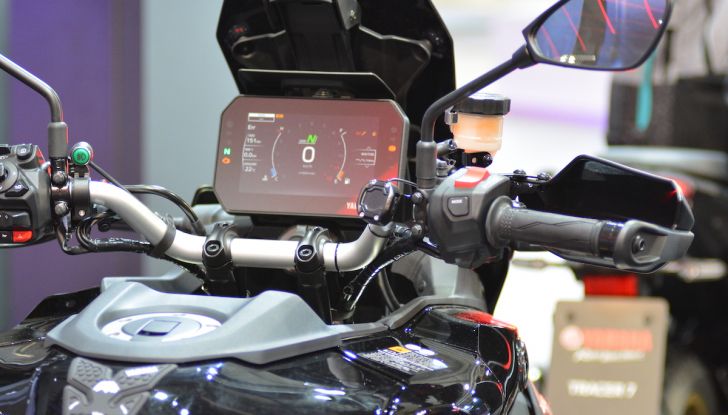Yamaha TMAX E Tech Max MY 2025: innovazione e comfort su due ruote - Foto 2 di 93