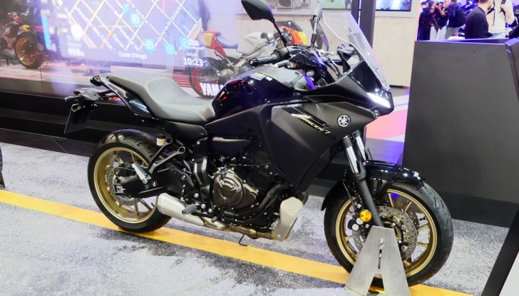 Yamaha TMAX E Tech Max MY 2025: innovazione e comfort su due ruote - Foto 31 di 93