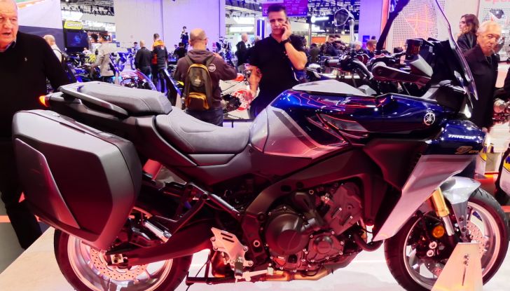 Yamaha TMAX E Tech Max MY 2025: innovazione e comfort su due ruote - Foto 36 di 93