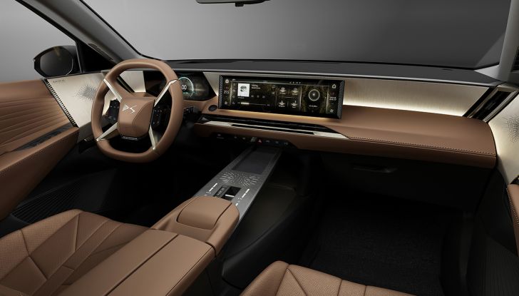 DS N°8 2025: il nuovo crossover elettrico francese prodotto in Italia e con 750 km di autonomia - Foto 10 di 15