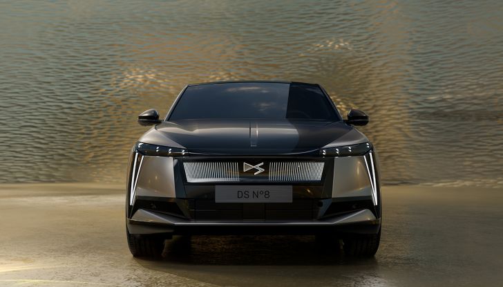 DS N°8 2025: il nuovo crossover elettrico francese prodotto in Italia e con 750 km di autonomia - Foto 9 di 15