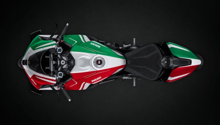 Ducati Panigale V4 Tricolore: una moto da collezione per celebrare il Made in Italy - Foto 3 di 6
