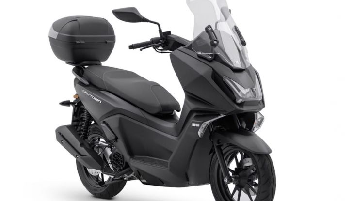 Kymco Skytown 125: per le avventure di tutti i giorni - Foto 1 di 11