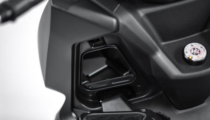 Kymco Skytown 125: per le avventure di tutti i giorni - Foto 10 di 11