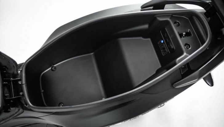 Kymco Skytown 125: per le avventure di tutti i giorni - Foto 5 di 11