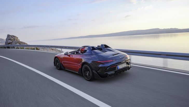 Mercedes-AMG PureSpeed: l’auto da collezione è un omaggio al motorsport - Foto 7 di 35