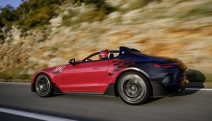 Mercedes-AMG PureSpeed: l’auto da collezione è un omaggio al motorsport - Foto 13 di 35