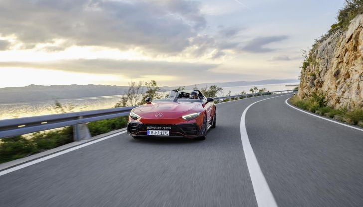 Mercedes-AMG PureSpeed: l’auto da collezione è un omaggio al motorsport - Foto 3 di 35