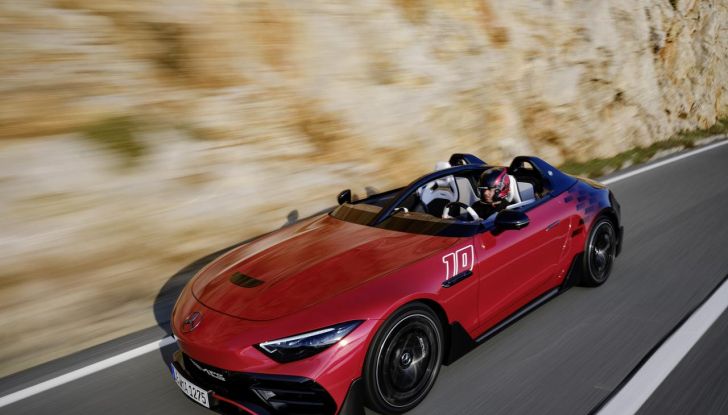 Mercedes-AMG PureSpeed: l’auto da collezione è un omaggio al motorsport - Foto 11 di 35