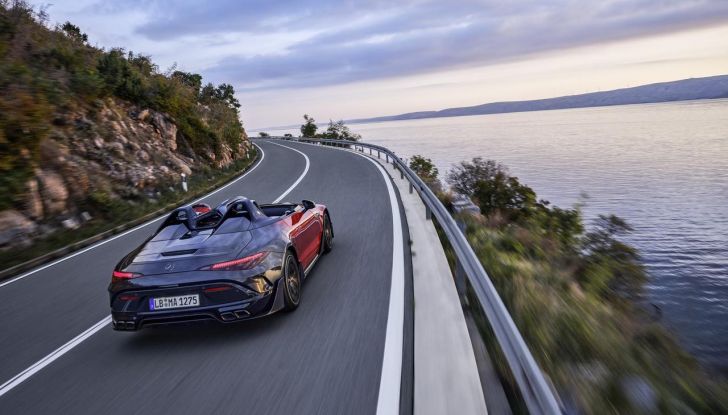 Mercedes-AMG PureSpeed: l’auto da collezione è un omaggio al motorsport - Foto 9 di 35