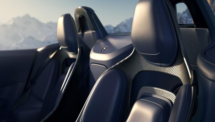 Aston Martin Vantage Roadster 2025