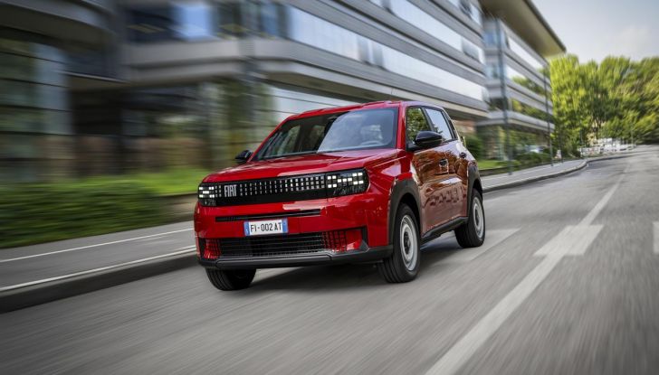 Fiat Grande Panda è il superpremio della “Ruota della fortuna” con Gerry Scotti - Foto 92 di 129