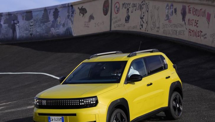 Fiat Grande Panda è il superpremio della “Ruota della fortuna” con Gerry Scotti - Foto 23 di 129