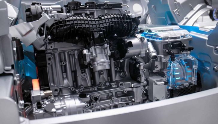 Lynk & Co 900: caratteristiche, design, abitacolo, motori e disponibilità - Foto 3 di 22