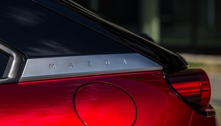 Mazda MX-30 R-EV 2025: guidare in elettrico senza ansia grazie al motore Wankel - Foto 9 di 23