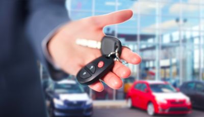 Noleggio auto in aeroporto: calano i prezzi, spesa media giornaliera a 45 euro