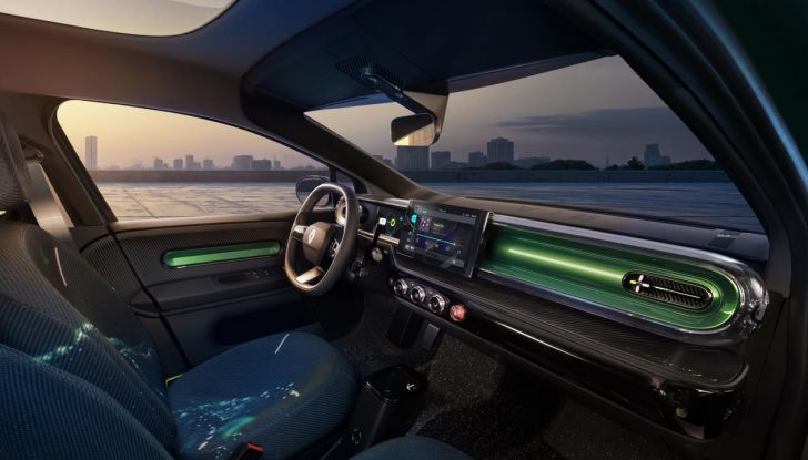 Renault Twingo E-Tech Electric, ecco gli interni: minimalismo, funzionalità e un tocco di nostalgia anni ‘90 - Foto 14 di 28