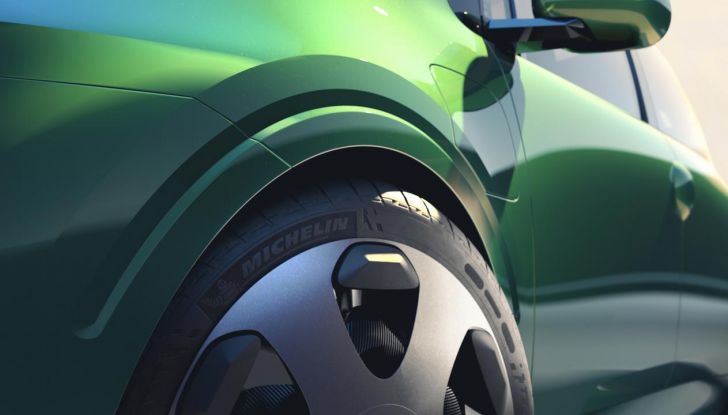 Renault Twingo E-Tech Electric, ecco gli interni: minimalismo, funzionalità e un tocco di nostalgia anni ‘90 - Foto 26 di 28