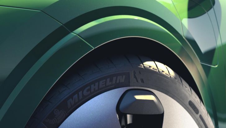 Renault Twingo E-Tech Electric, ecco gli interni: minimalismo, funzionalità e un tocco di nostalgia anni ‘90 - Foto 17 di 28