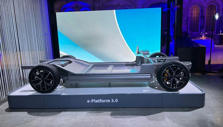 Test drive della BYD Atto2 con cui accelera in Italia con questa SUV compatta elettrica - Foto 74 di 77