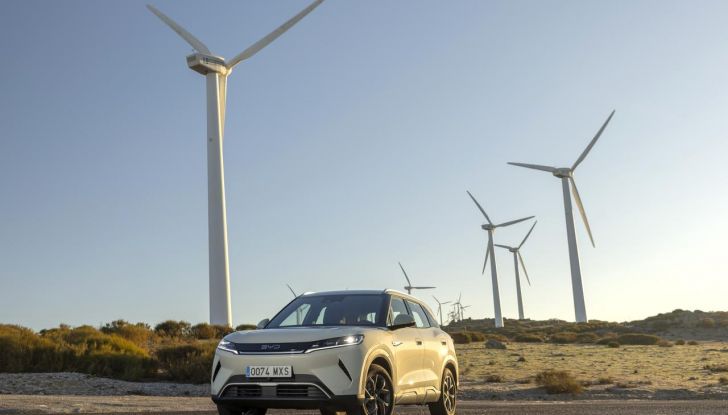 Test drive della BYD Atto2 con cui accelera in Italia con questa SUV compatta elettrica - Foto 12 di 77