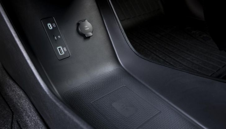 Test drive della BYD Atto2 con cui accelera in Italia con questa SUV compatta elettrica - Foto 15 di 77