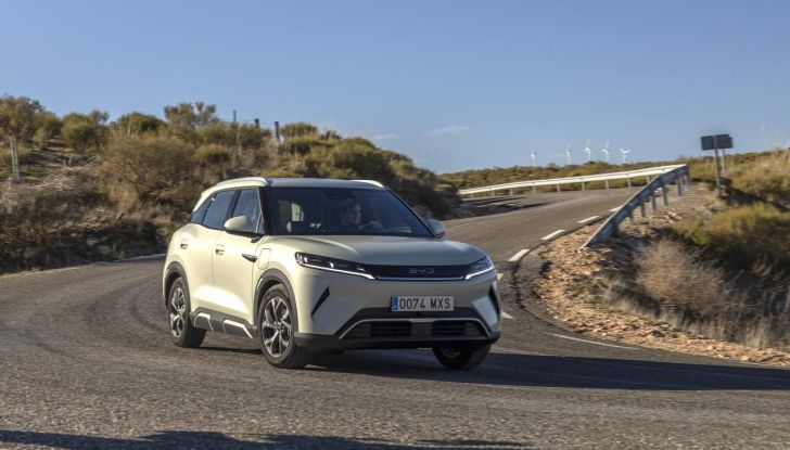 Test drive della BYD Atto2 con cui accelera in Italia con questa SUV compatta elettrica - Foto 20 di 77