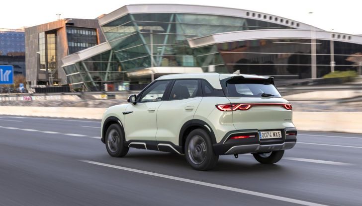 Test drive della BYD Atto2 con cui accelera in Italia con questa SUV compatta elettrica - Foto 3 di 77