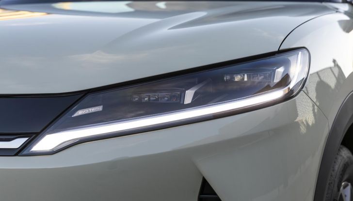 Test drive della BYD Atto2 con cui accelera in Italia con questa SUV compatta elettrica - Foto 34 di 77