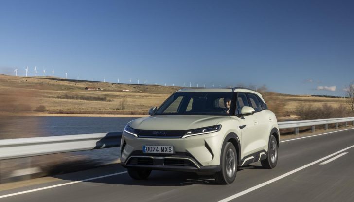 Test drive della BYD Atto2 con cui accelera in Italia con questa SUV compatta elettrica - Foto 55 di 77