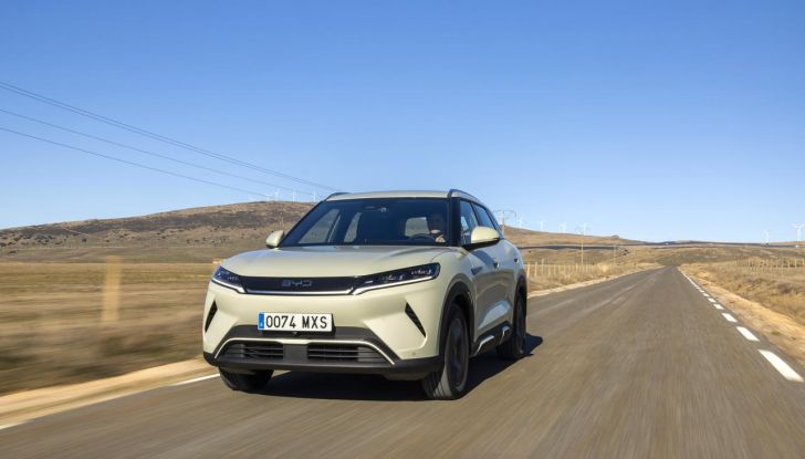 Test drive della BYD Atto2 con cui accelera in Italia con questa SUV compatta elettrica - Foto 56 di 77