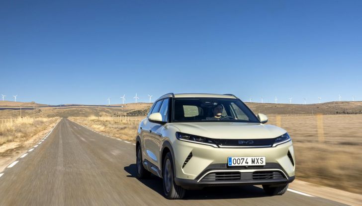Test drive della BYD Atto2 con cui accelera in Italia con questa SUV compatta elettrica - Foto 58 di 77