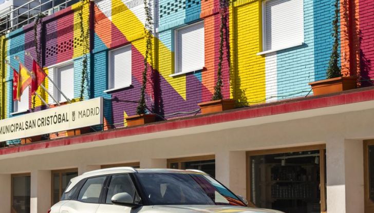 Test drive della BYD Atto2 con cui accelera in Italia con questa SUV compatta elettrica - Foto 10 di 77