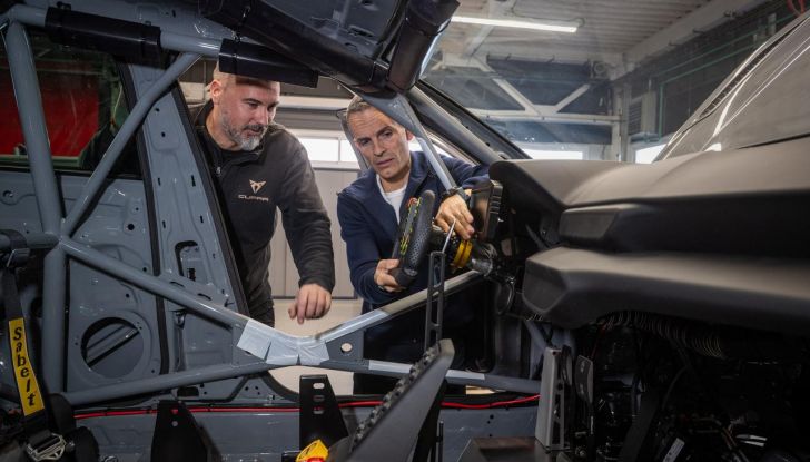 Cupra Leon VZ e Leon VZ TCR: gemelle diverse - Foto 5 di 10