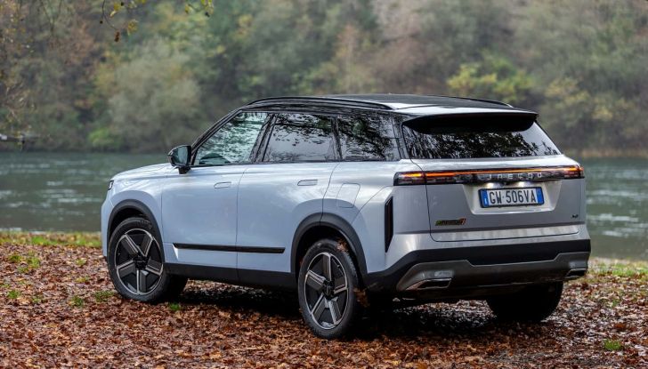 Jaecoo 7 Super Hybrid: nuovo SUV ibrido plug-in con 1200 km di autonomia - Foto 18 di 41