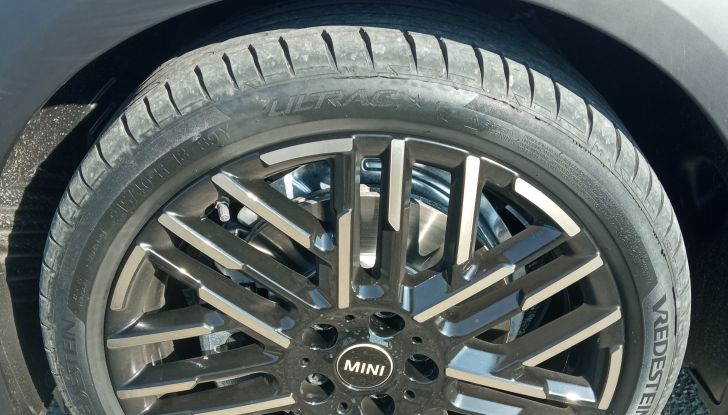 Nuova Mini Cooper Cabrio 2025, test drive e dati tecnici - Foto 12 di 26