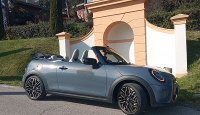 Nuova Mini Cooper Cabrio 2025, test drive e dati tecnici