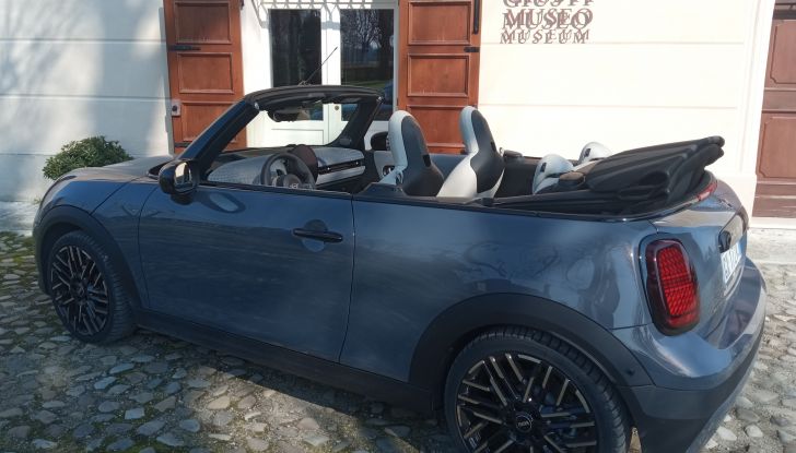 Nuova Mini Cooper Cabrio 2025, test drive e dati tecnici - Foto 26 di 26