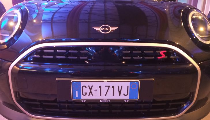 Nuova Mini Cooper Cabrio 2025, test drive e dati tecnici - Foto 6 di 26