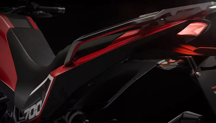 Moto Morini X-Cape 700 2025, prezzo e caratteristiche tecniche - Foto 3 di 10